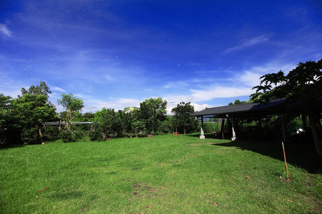 Yiho B&B Yongjing Екстериор снимка